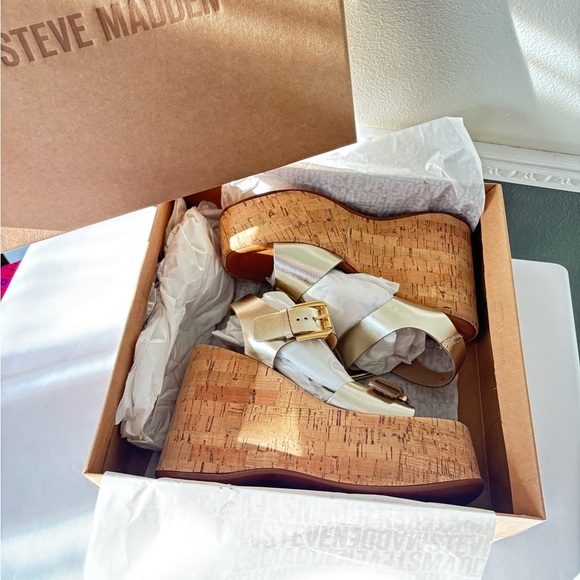 NWB Steve Madden River Wedge Metallic Gold Cork Platform Boho Sandals Size 9 - Picture 3 of 6